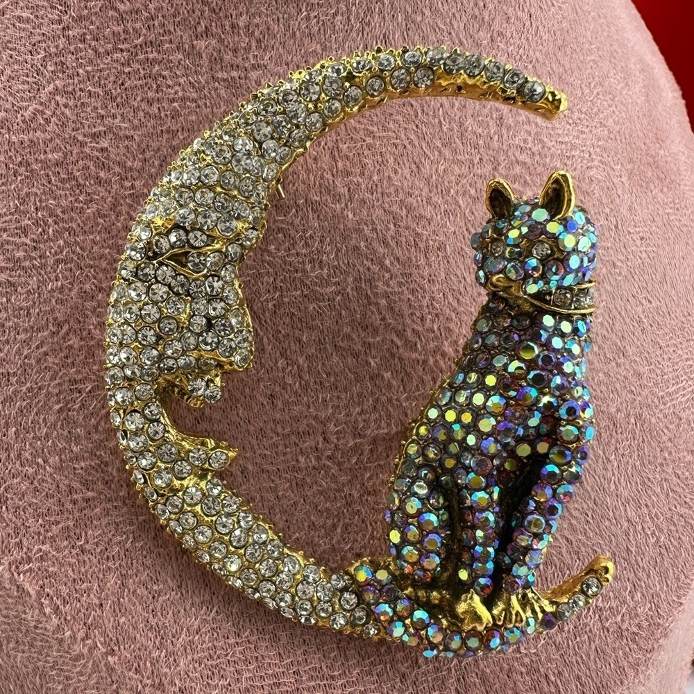Moon Cat Elegant Gold Crystal Brooch